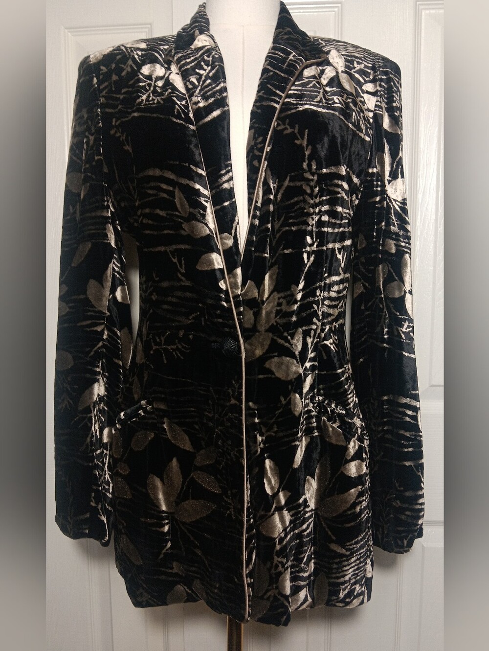 Juliana Collezione Vintage Velvet Floral Metallic Blazer Jacket Black Gold